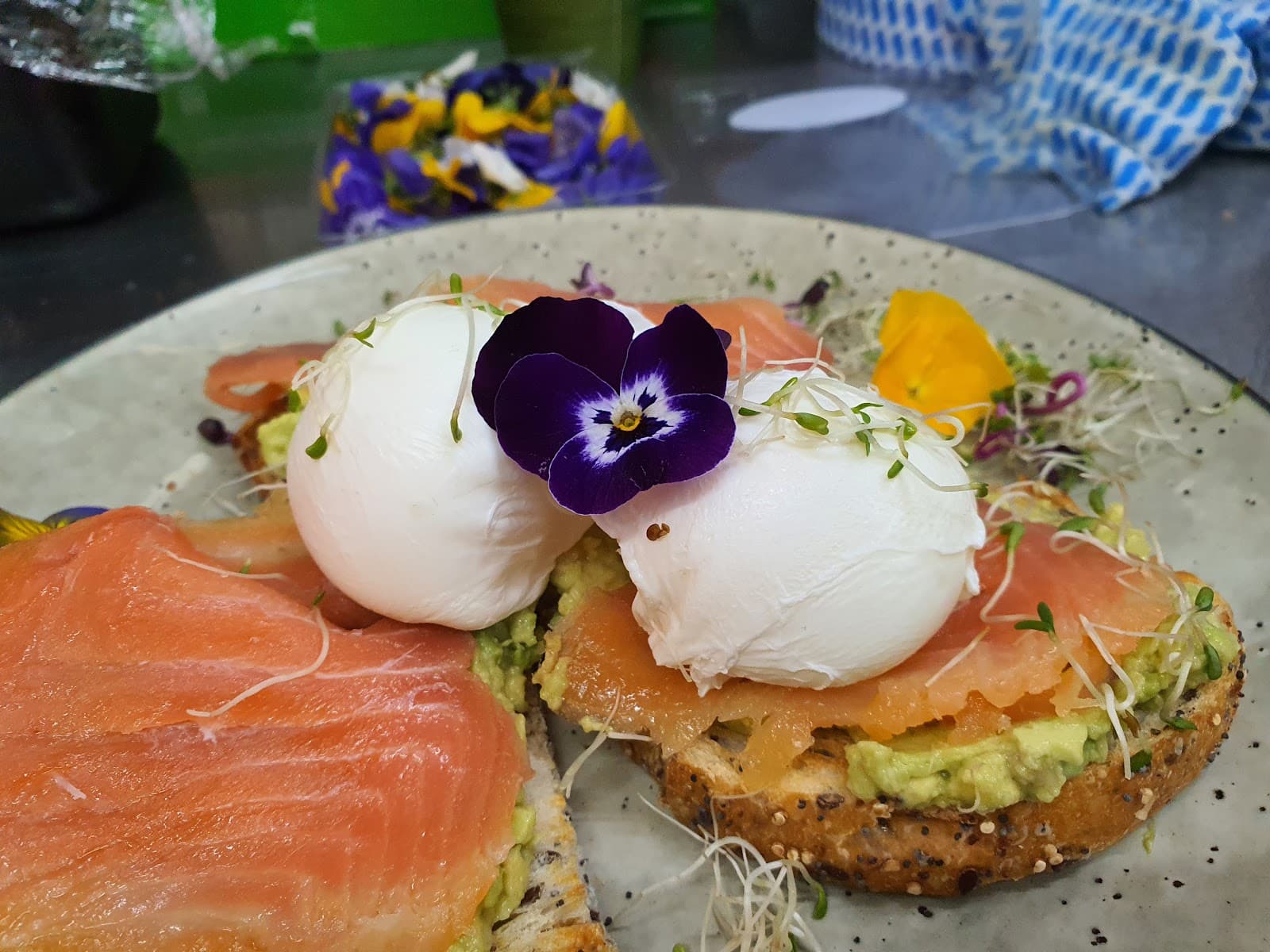Le MONDE Bakery-Cafe — Darling Harbour, Sydney