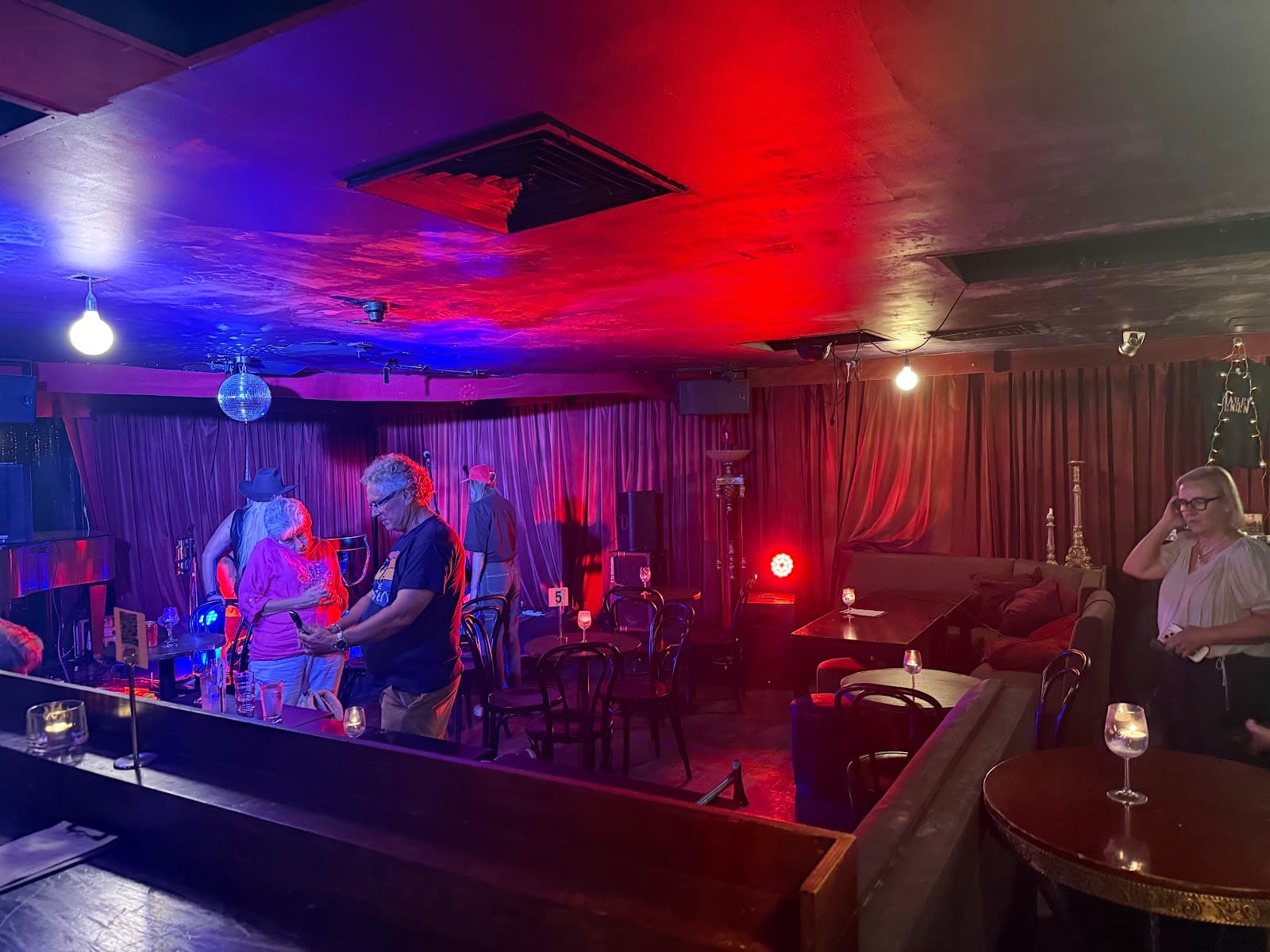 Low 302 — Paddington, Sydney