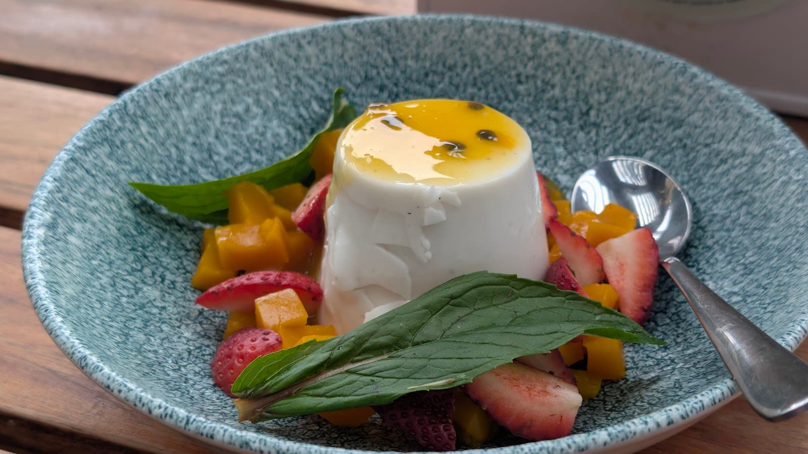 Bungalow 8 — Darling Harbour, Sydney