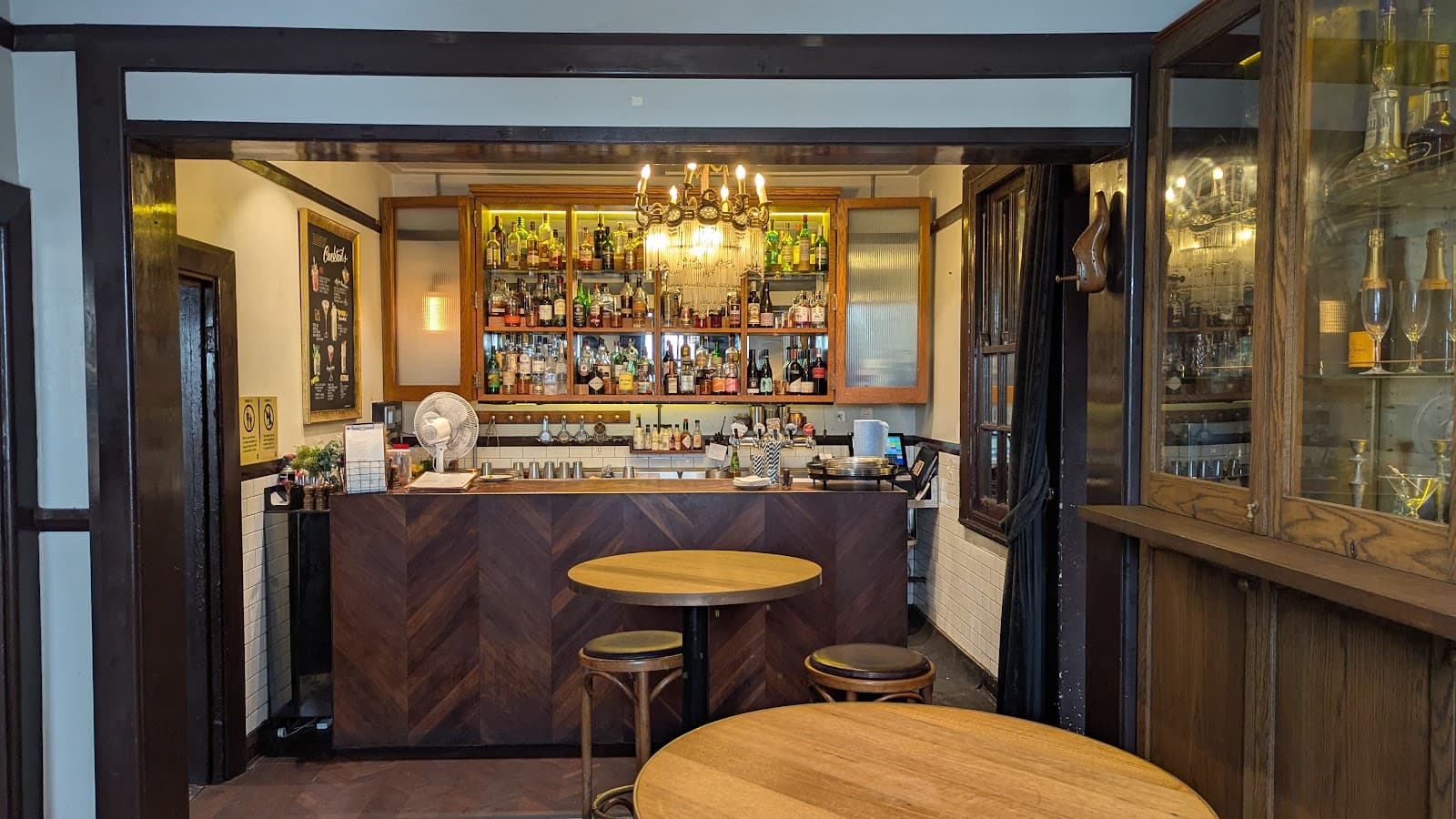 The Glenmore Hotel — The Rocks, Sydney