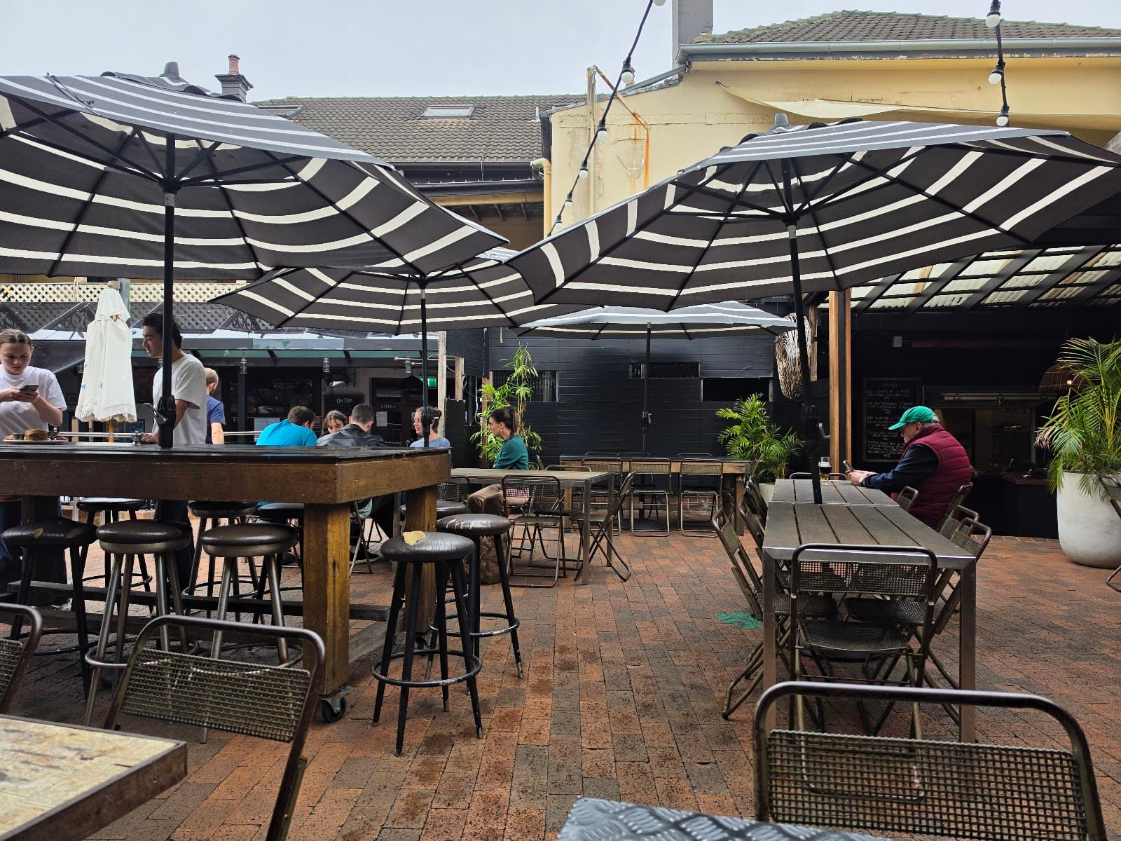 DiCK's Hotel Balmain — Balmain, Sydney