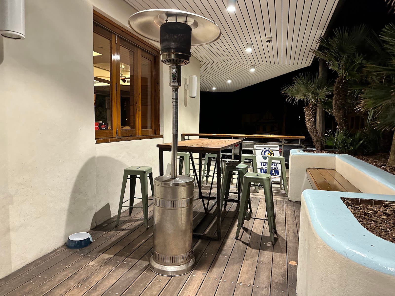 Clovelly Hotel — Coogee, Sydney
