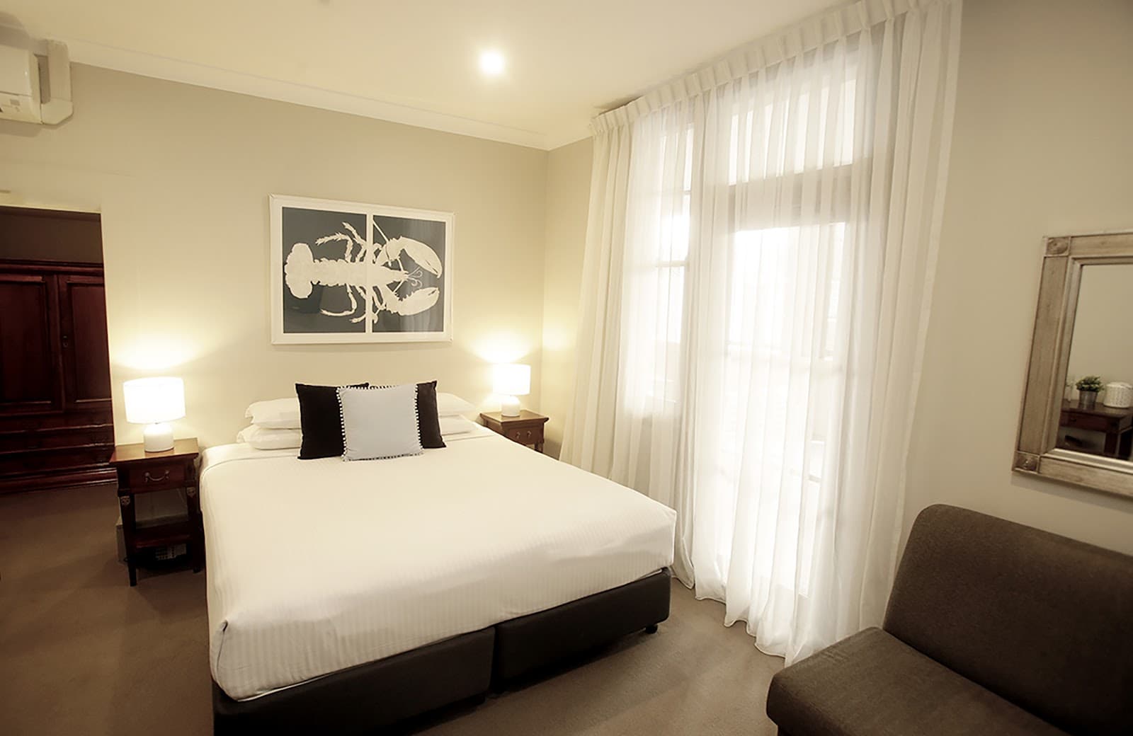Hotel Bondi — Bondi, Sydney