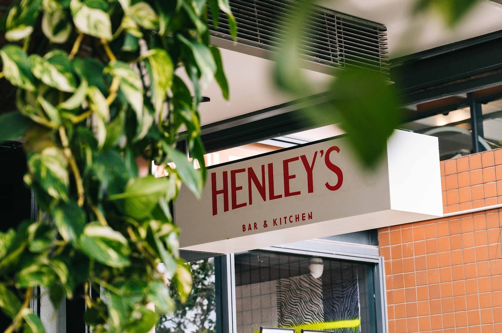 Henley's Bar & Kitchen — Darling Harbour, Sydney