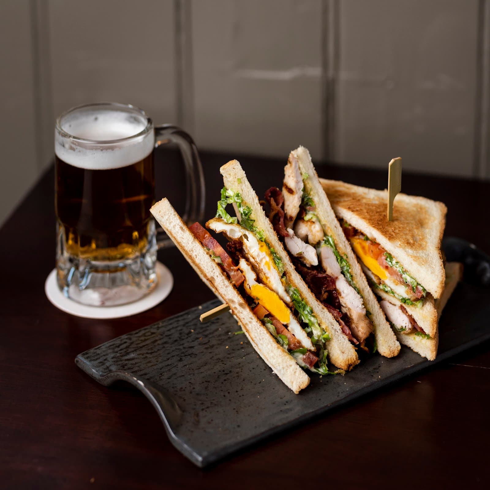 Dundee ARMS — Darling Harbour, Sydney