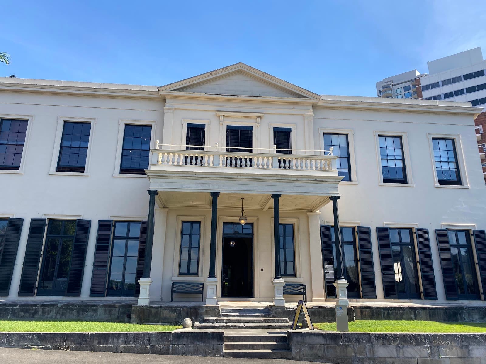 Elizabeth Bay House — Alexandria, Sydney