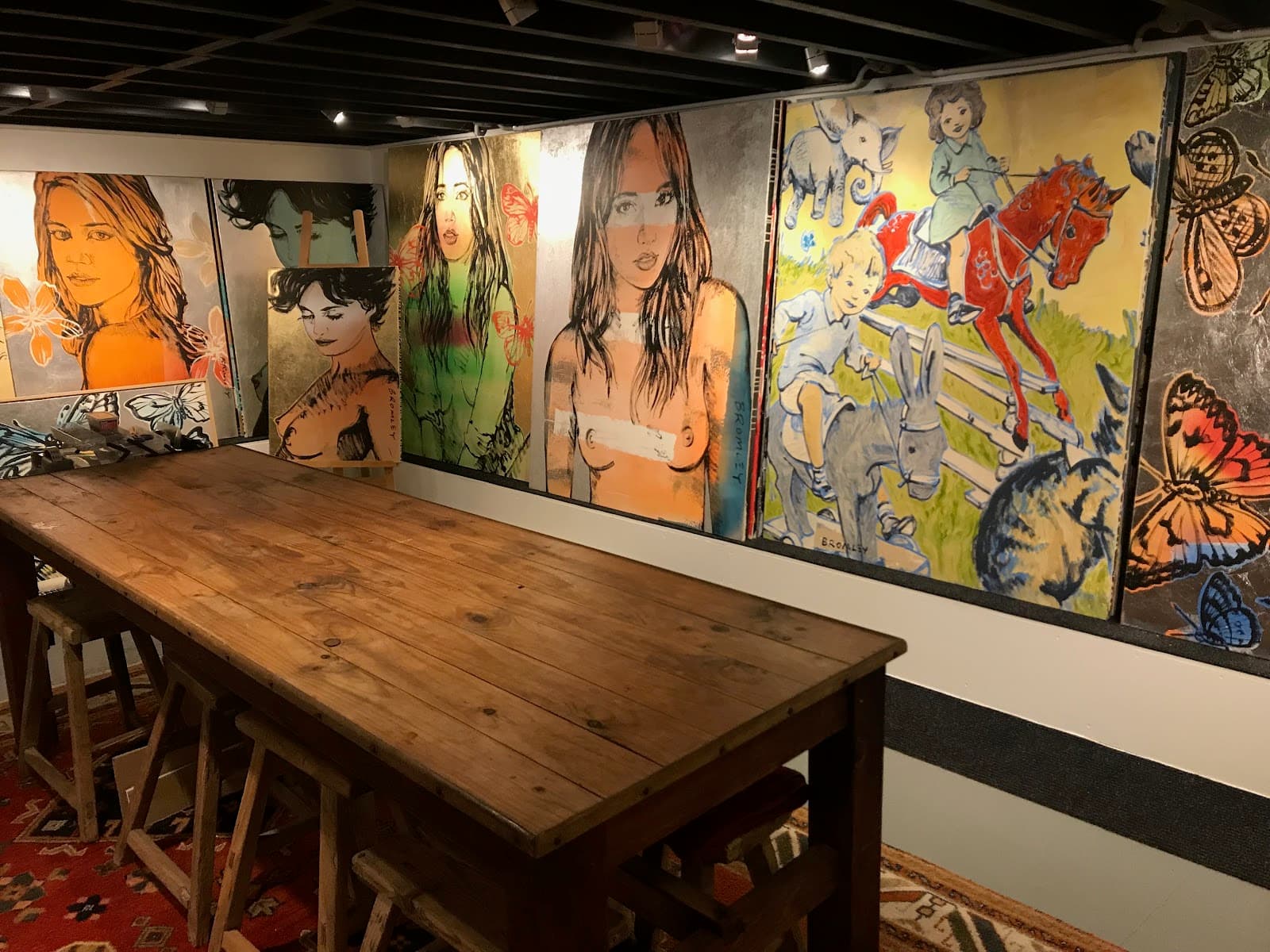 Martinez Art Dealer — Surry Hills, Sydney