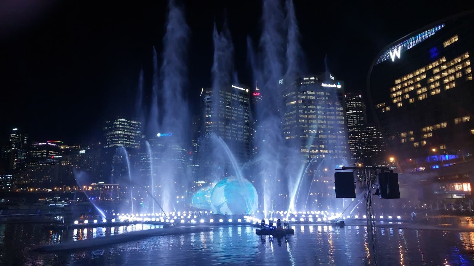Darling Harbour Woodward Water Feature — Alexandria, Sydney