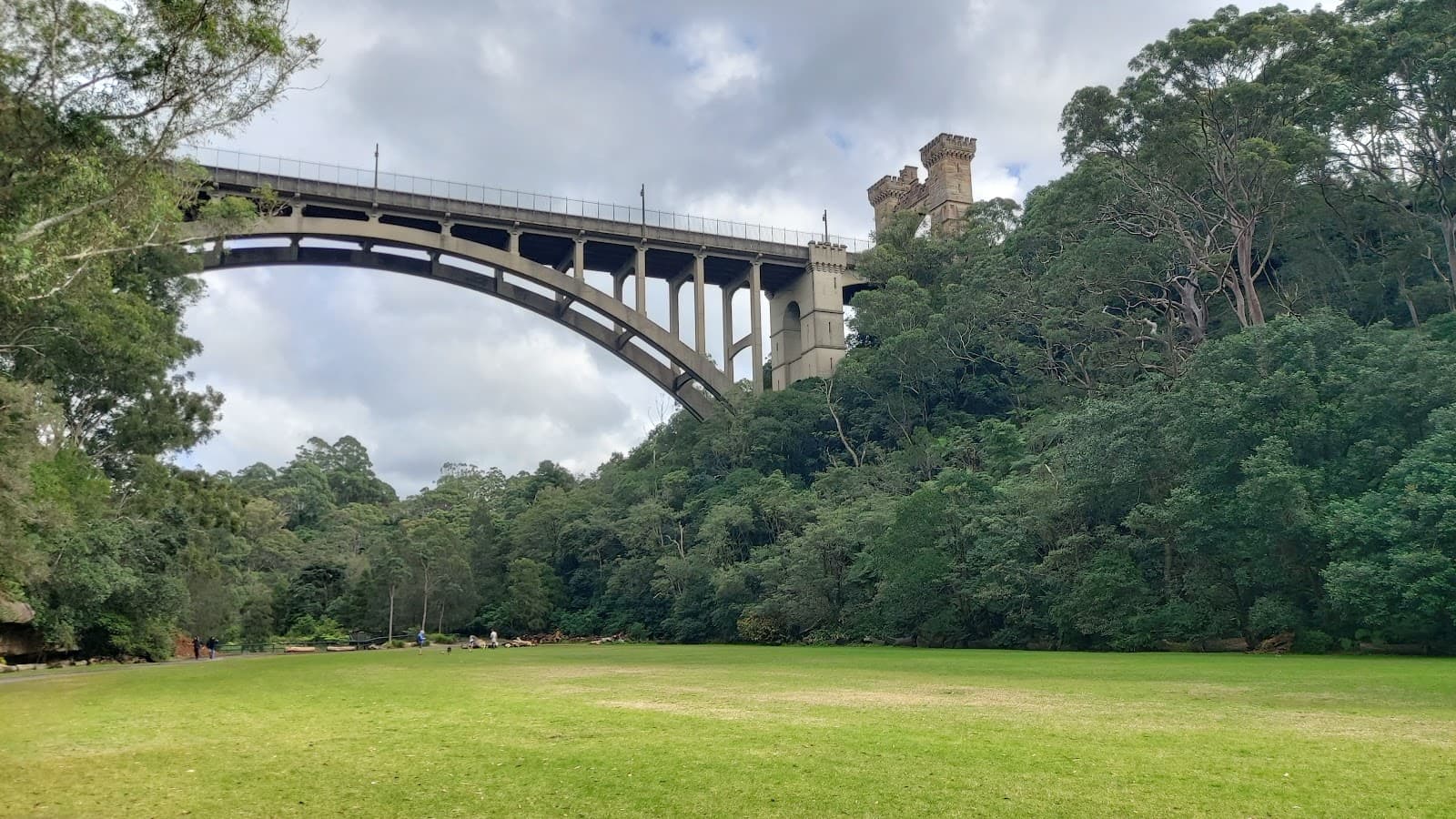 Flat Rock Gully Walking Track — Chatswood, Sydney
