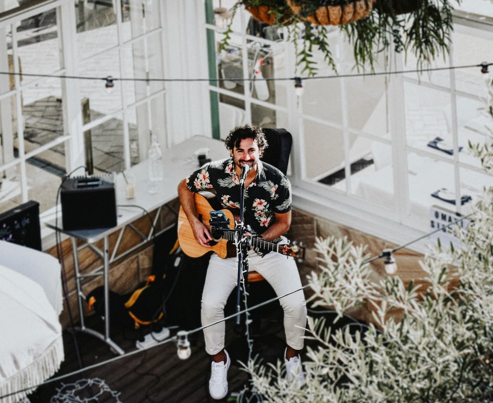 Maxi Signori - Live Musician, DJ and Entertainer — Bondi, Sydney