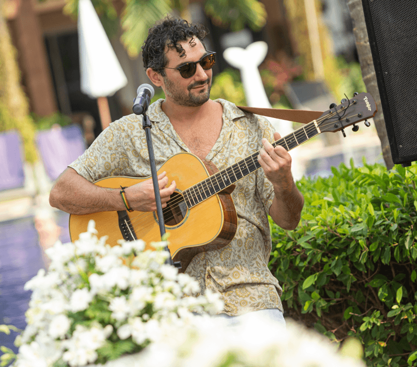 Maxi Signori - Live Musician, DJ and Entertainer — Bondi, Sydney