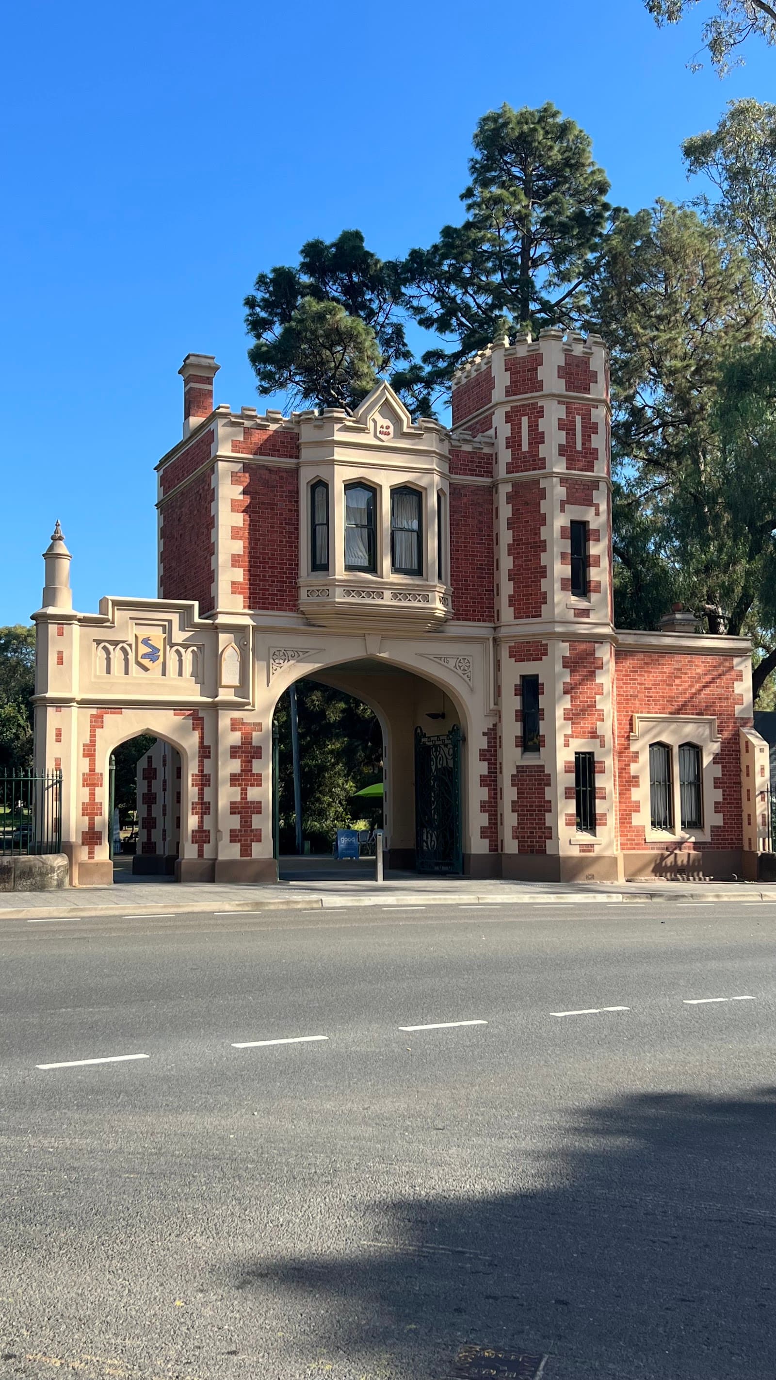Tudor Gatehouse George St — Parramatta, Sydney