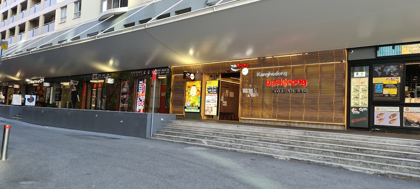 Number One Dixon Shopping Centre — Darling Harbour, Sydney