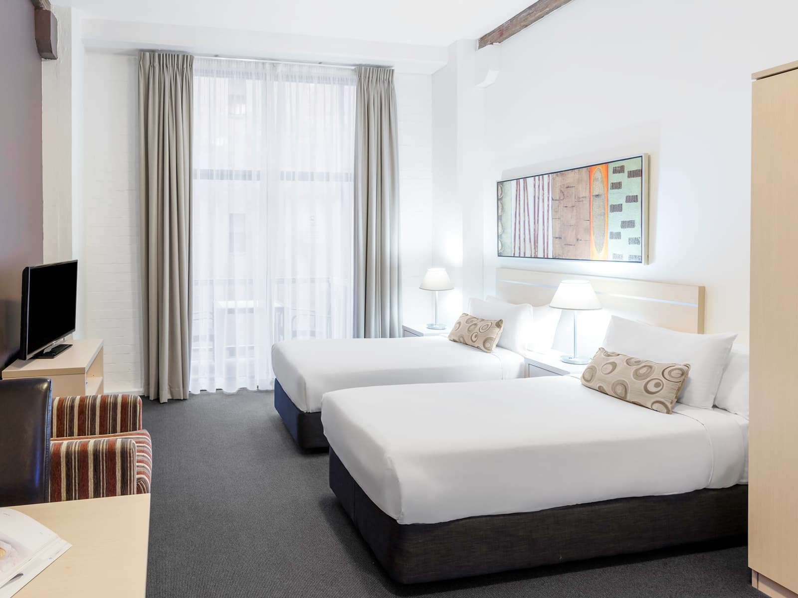 Oaks Sydney Goldsbrough Suites — Darling Harbour, Sydney