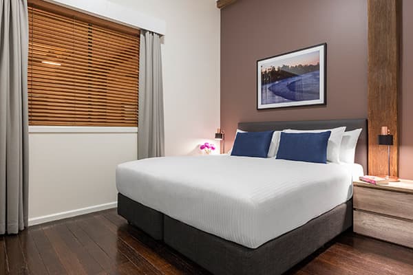 Oaks Sydney Goldsbrough Suites — Darling Harbour, Sydney