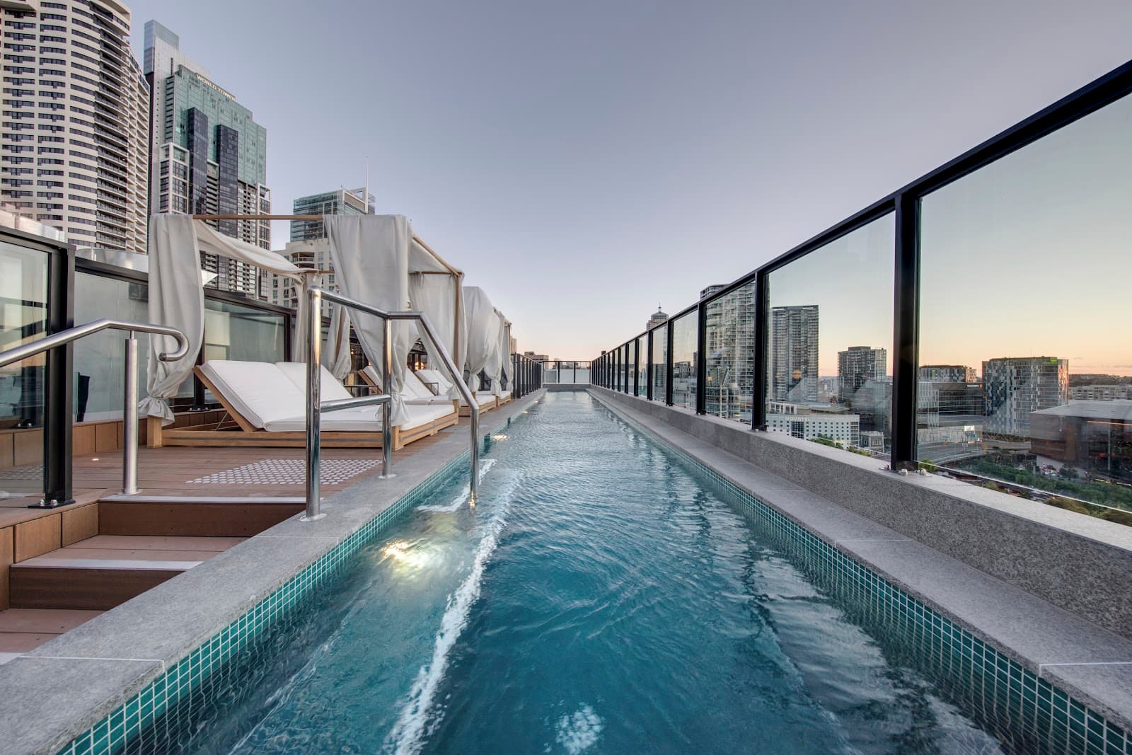 Vibe Hotel Sydney Darling Harbour — Darling Harbour, Sydney