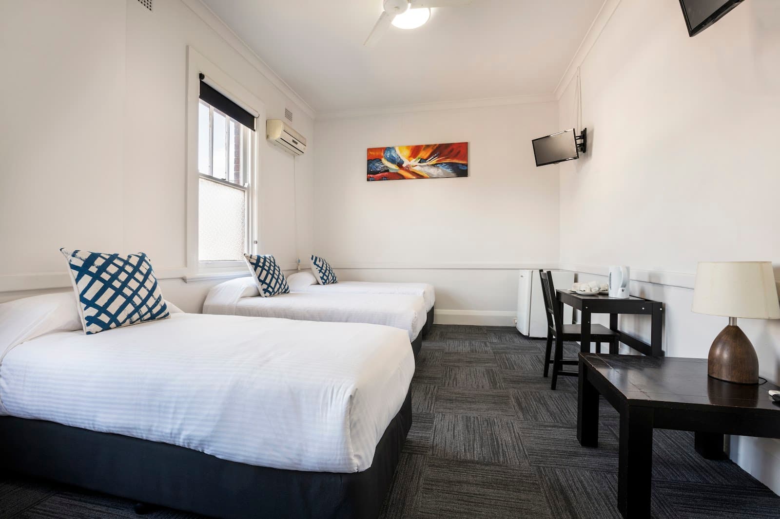 Melton Hotel — Parramatta, Sydney