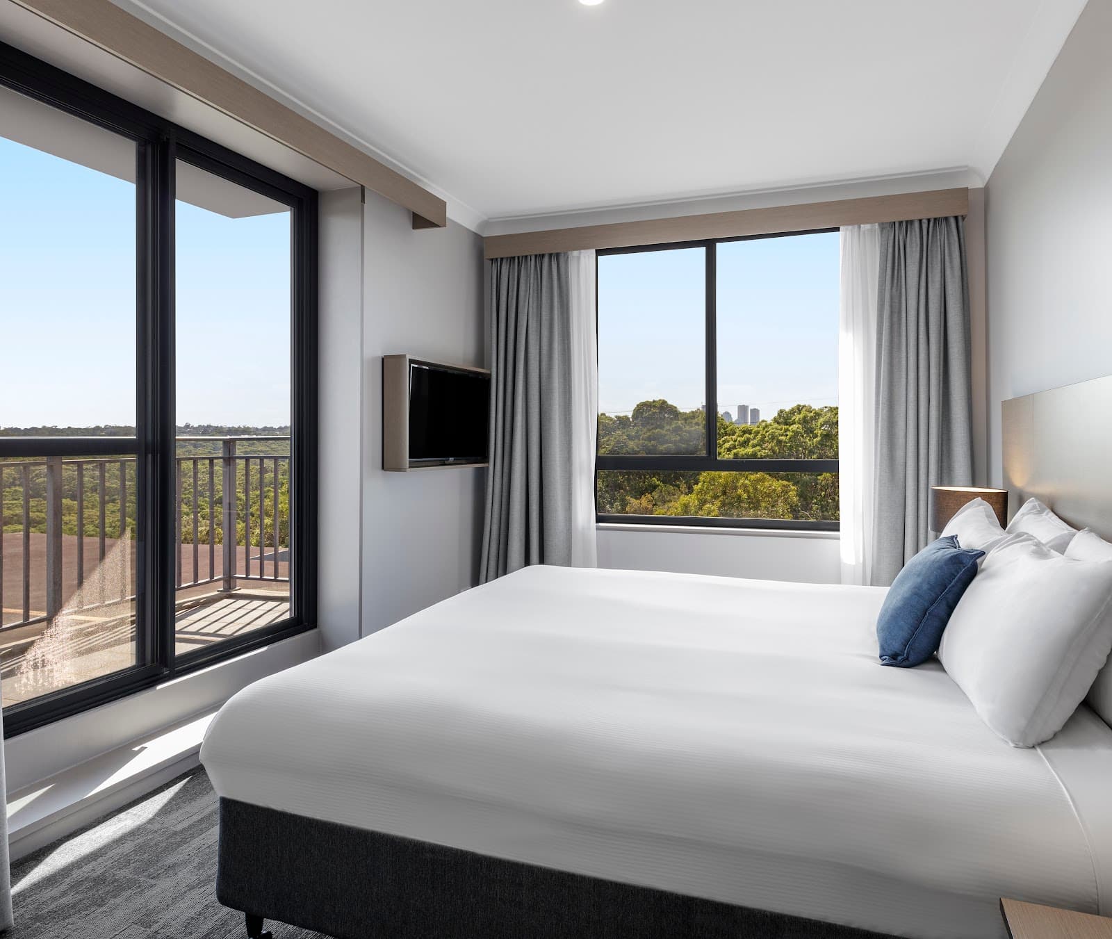 Oaks Sydney North Ryde Suites — Chatswood, Sydney