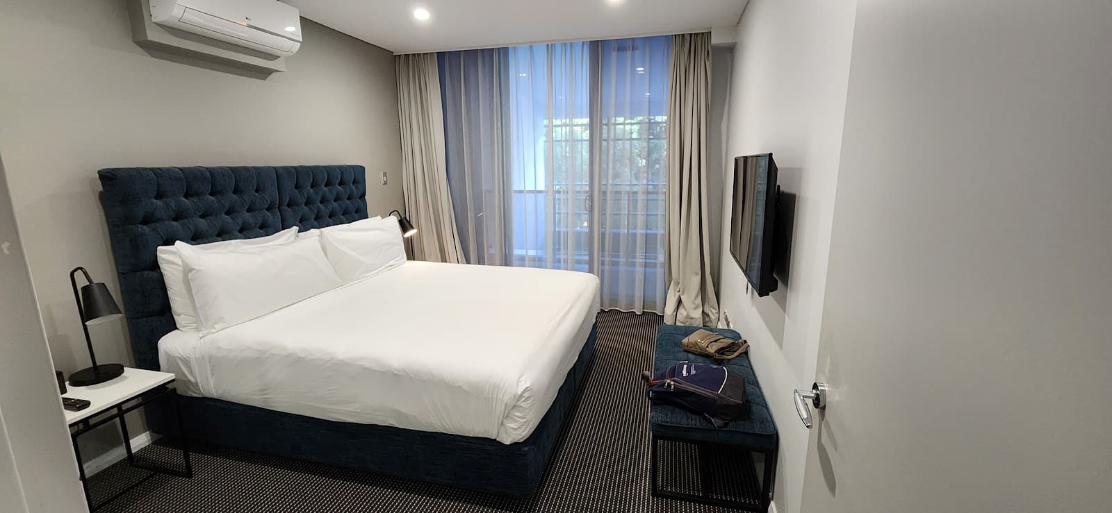 Meriton Suites Waterloo — Alexandria, Sydney