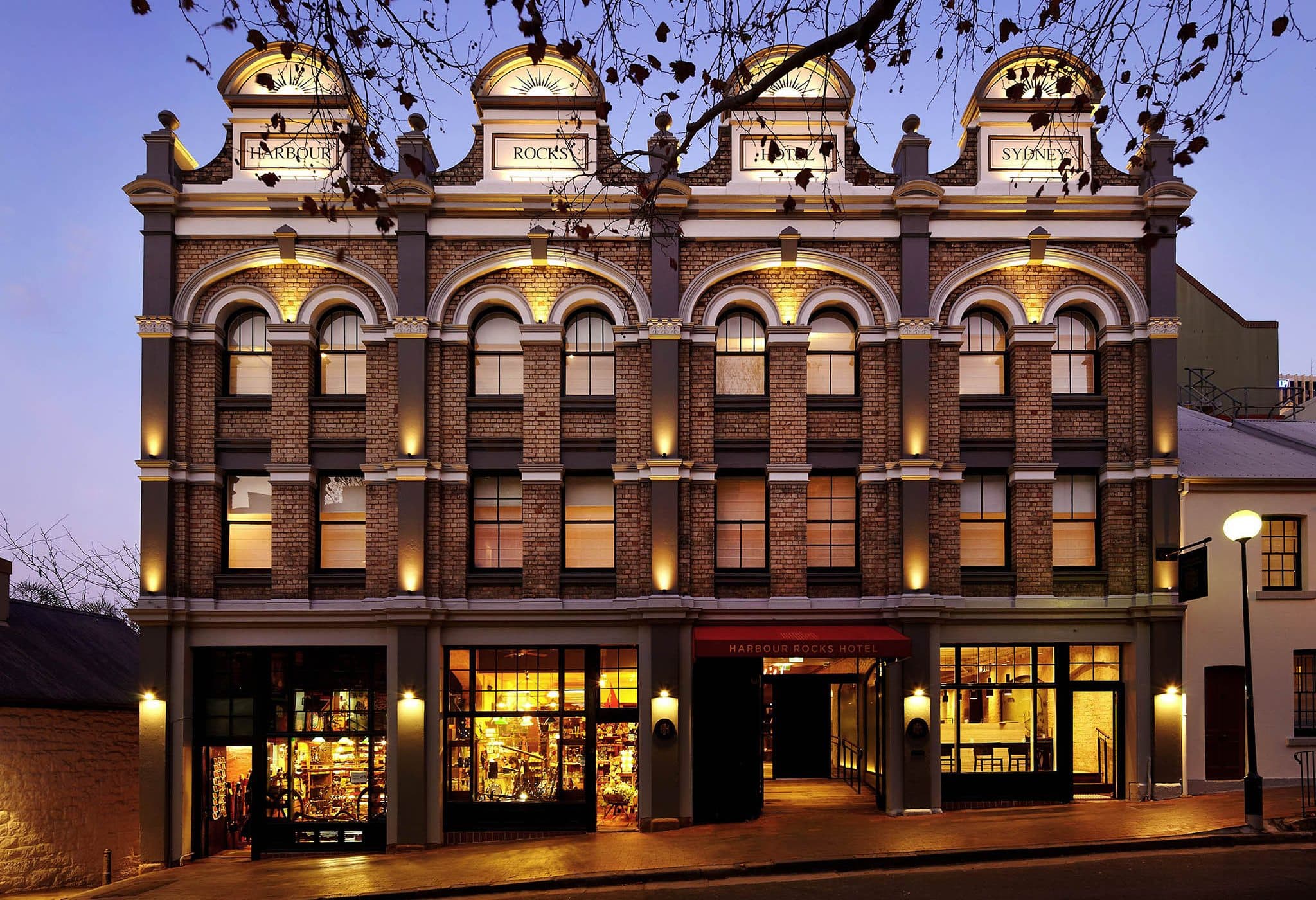 Harbour Rocks Hotel